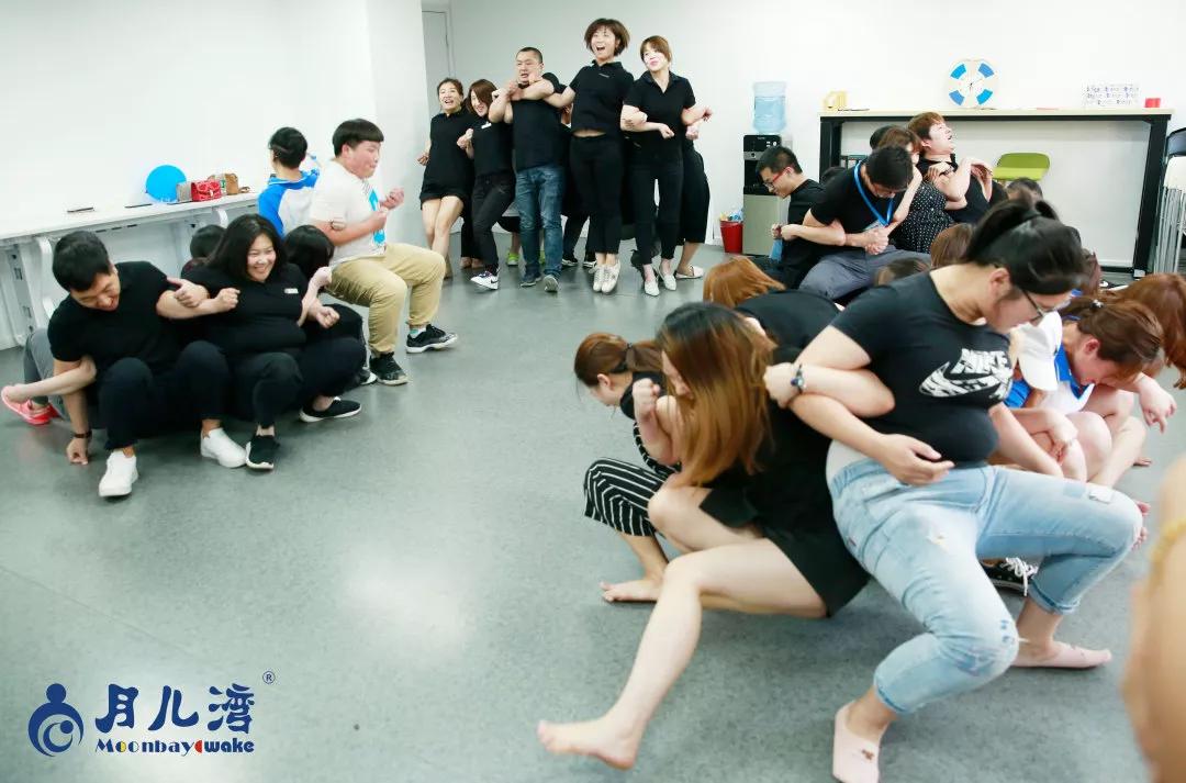 只有越来越强大才能越相信童话,只有越来越强大才能越战越勇