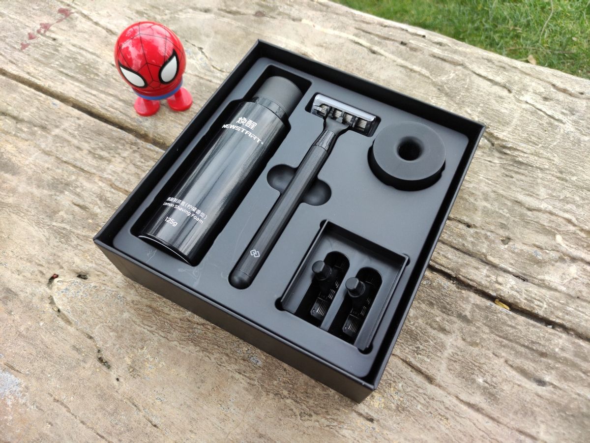 原装进口刀头净颊剃须体验,三刀头轻奢级剃须体验