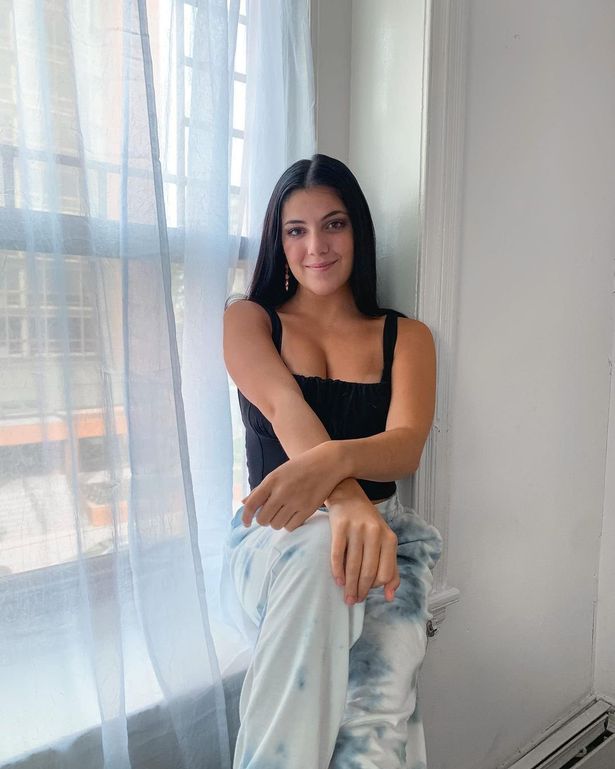 18岁女孩每隔十天又流血,18岁女孩一个月月经来二次