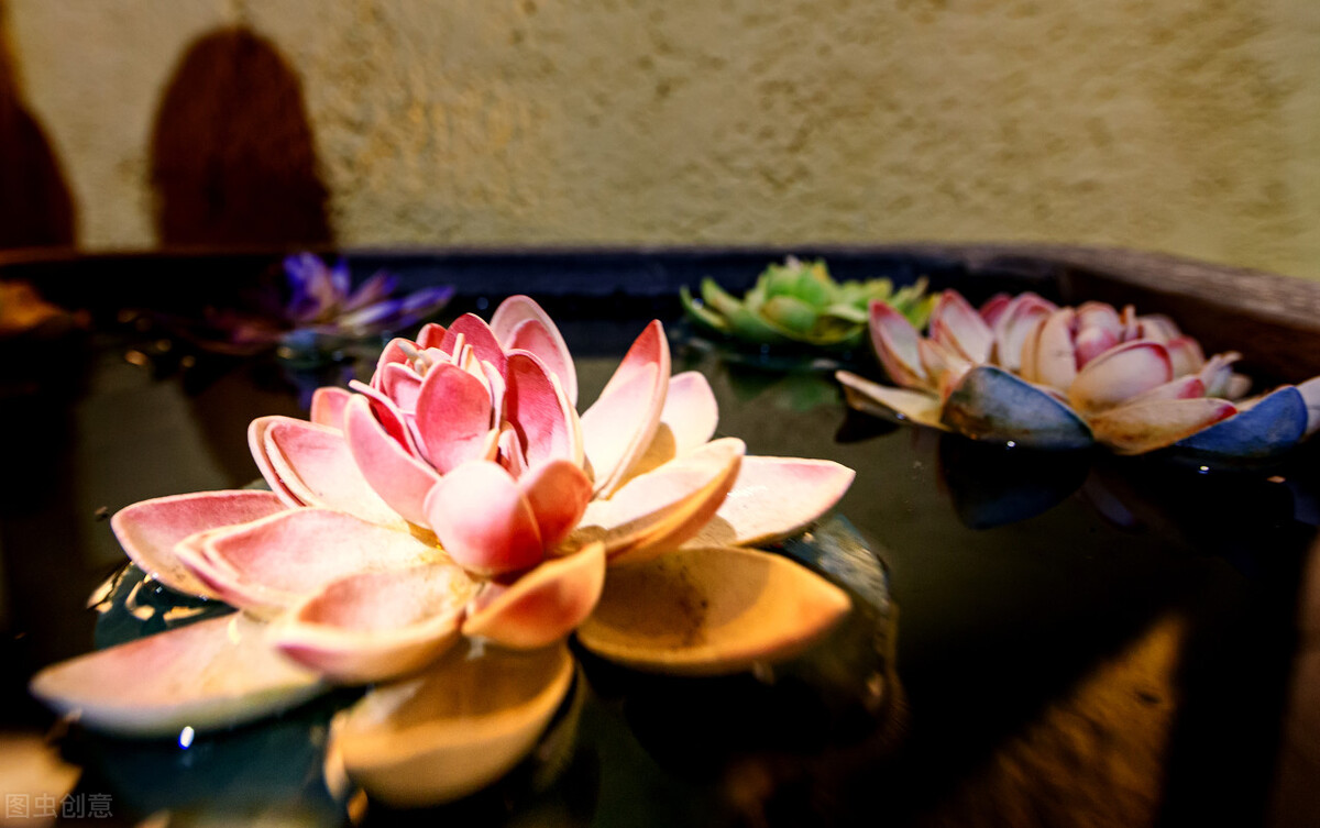 人到中年沉默寡言,人到中年沉默寡言的意思