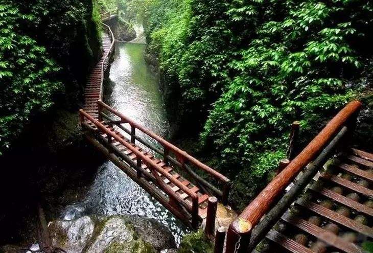 成都都江堰青城山三星堆三日游,都江堰青城山一日游攻略