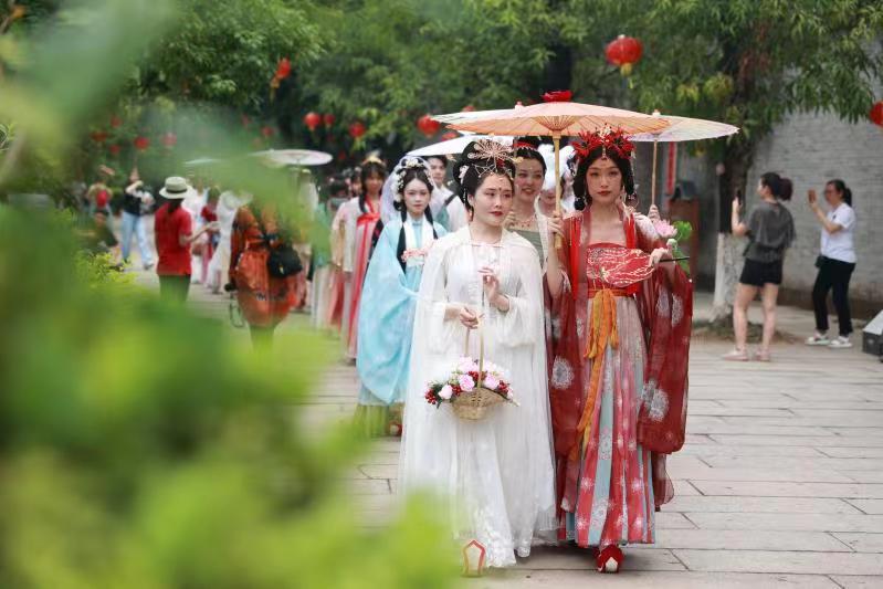 岭南风情实景剧本杀？浓厚民俗文化旅游胜地+现实版明星大侦探