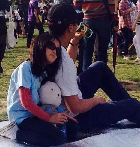 窦唯王菲窦靖童一家会同台演唱吗,窦靖童小时候像窦唯