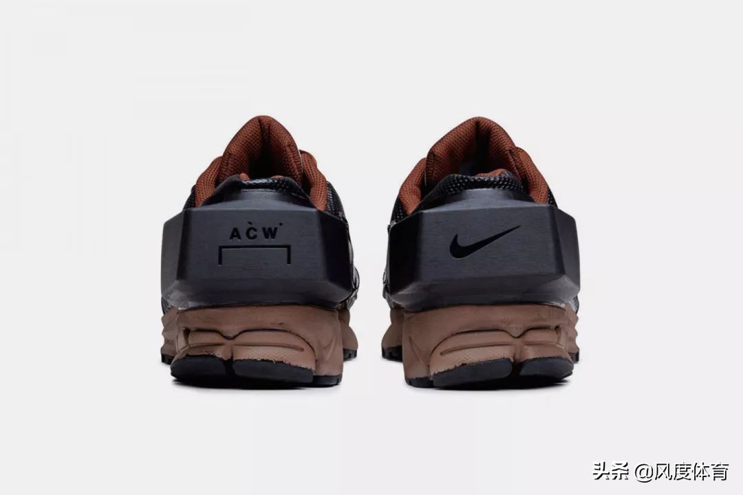 朱一龙惊艳神图氛围感,朱一龙之前春晚的全白色服装图文