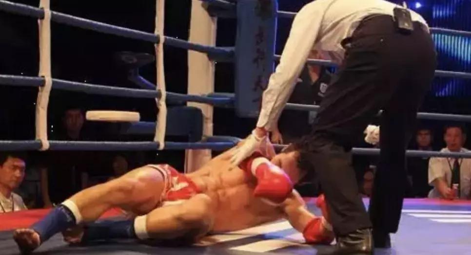 散打第一次打实战怎么打,散打如何克服恐惧