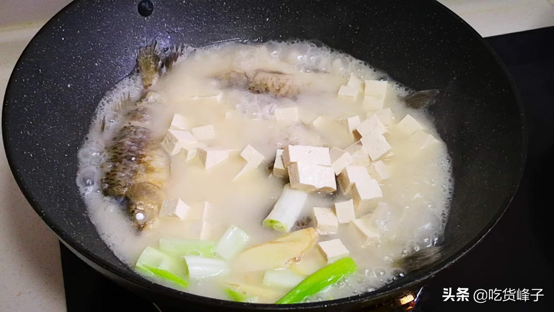 熬鱼汤的正确方法加鸡精吗,熬鱼汤放奶粉的正确方法