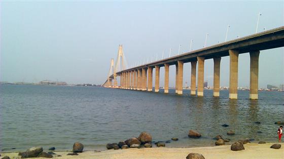 湛江坡头沿海花园,湛江海湾大桥东岸