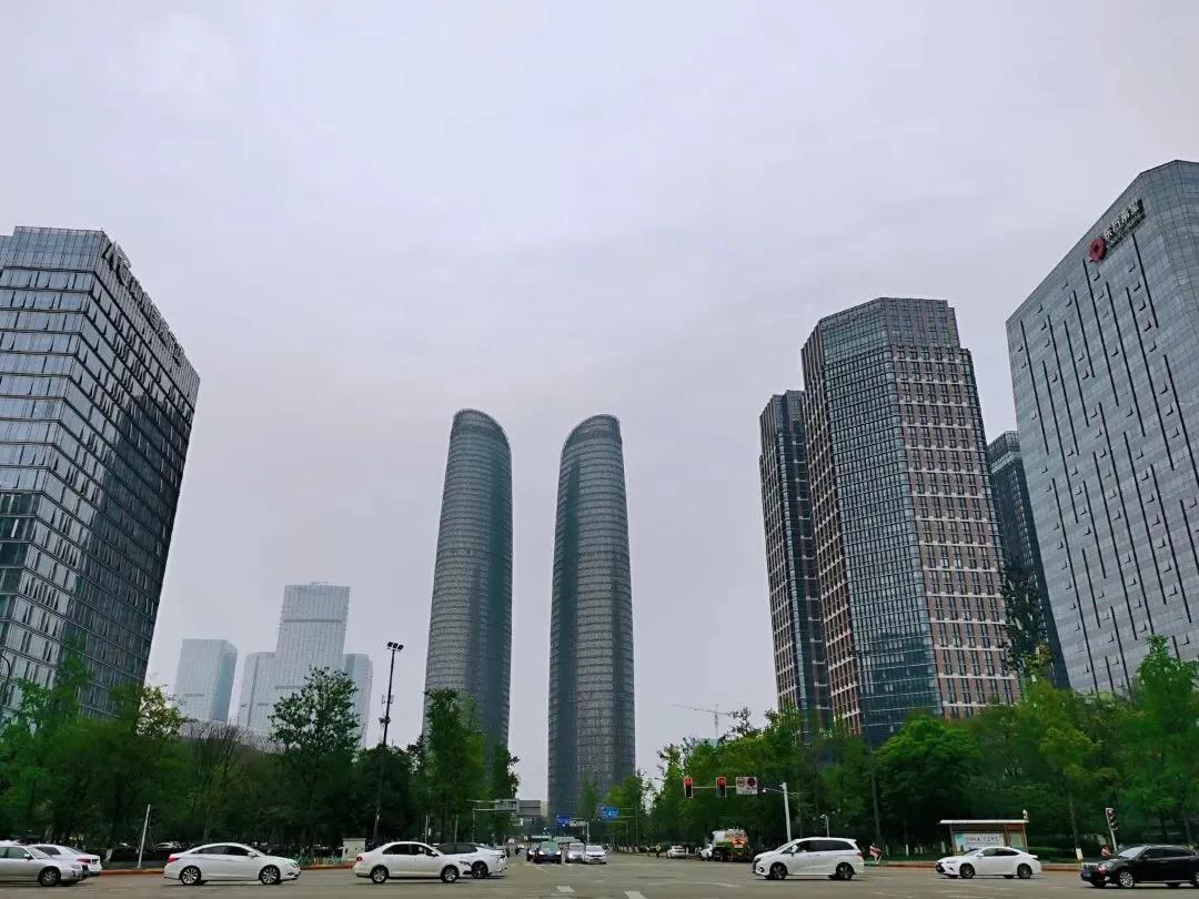 郑州和成都哪个城市更强,武汉与郑州哪个居中国中心位置