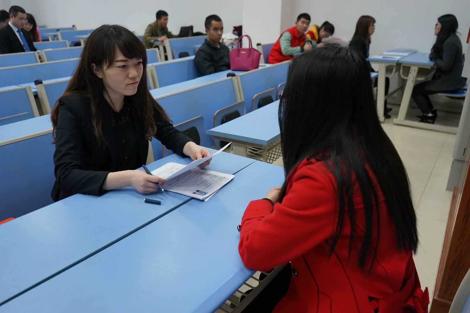 职场遇到小人领导刁难怎么办,面对小人的各种刁难如何正确应对