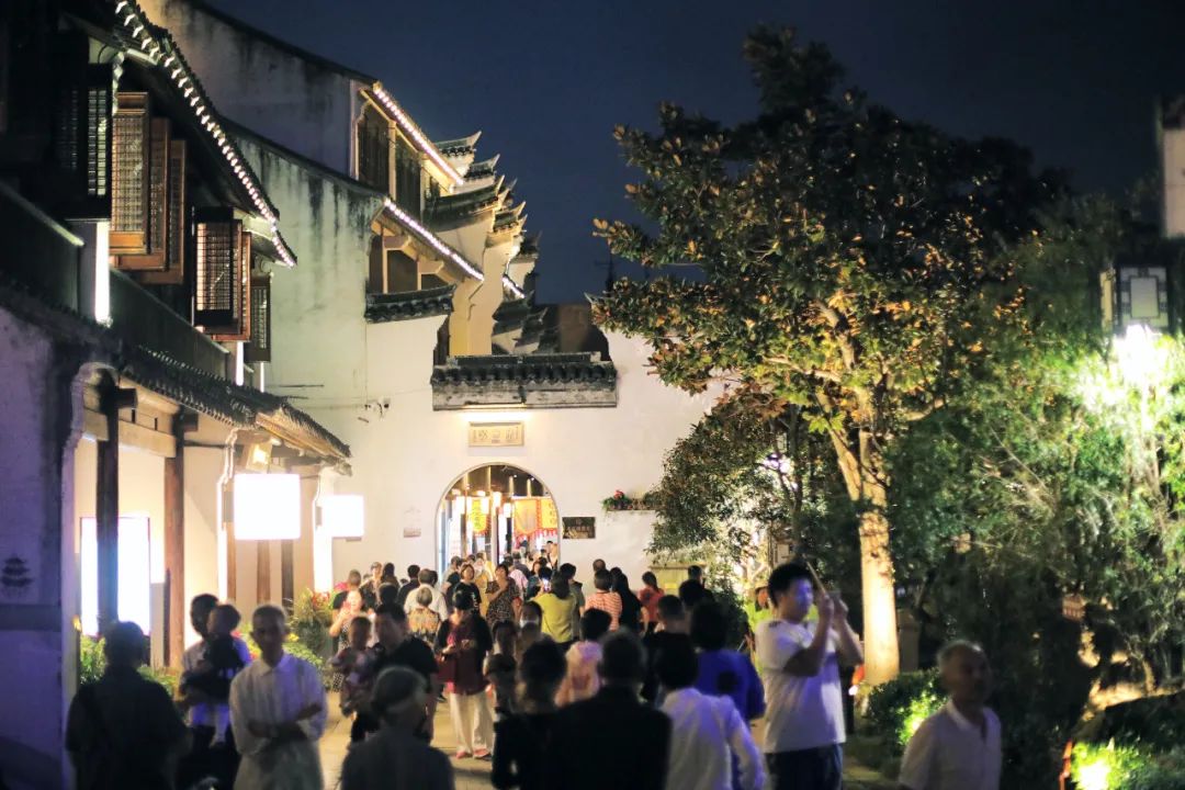别再去西塘周庄挤了！苏州最有人间烟火气的古镇，假期依旧安静