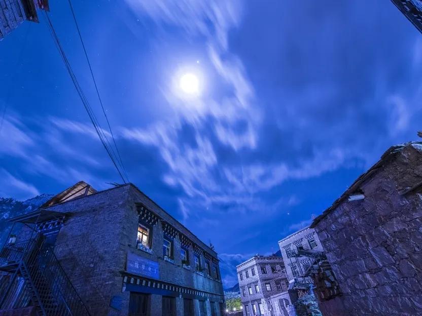 稻城亚丁一定要去的地方,去稻城亚丁感受身体与灵魂