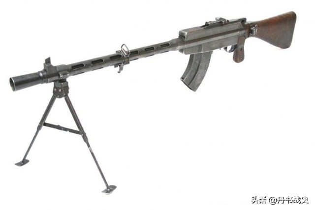 被士兵嘲笑“卡壳26型”，二战芬兰LS26型轻机枪，我国曾购买仿制