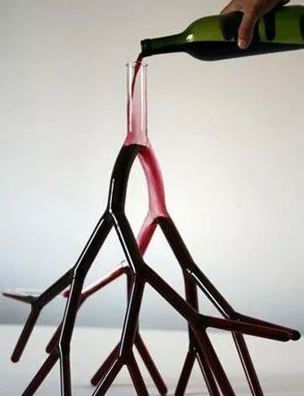 葡萄酒醒酒的正确方法时间,葡萄酒最佳醒酒时间是多久