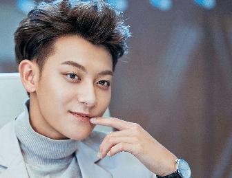 吴亦凡为黄子韬庆生！兄弟情又回来了