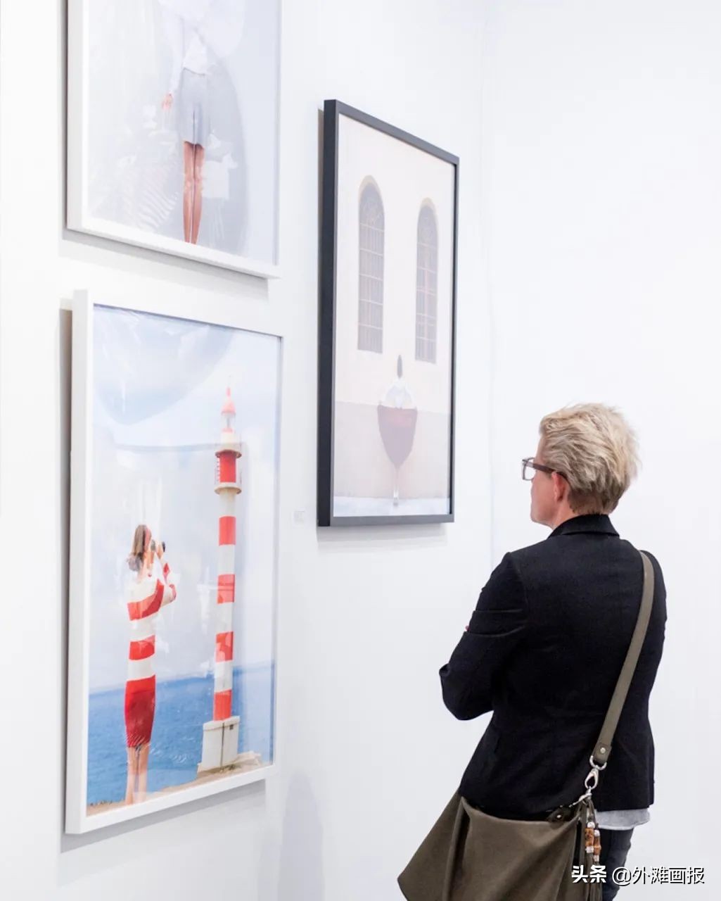 情侣旅行拍照片怎么拍出高级感,很火的一对情侣拍照很有技巧