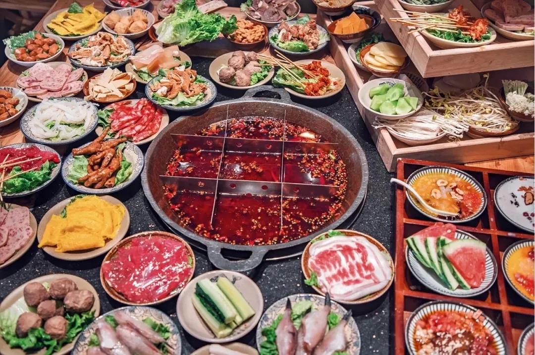 重庆火锅一整桌,重庆火锅一桌格子菜