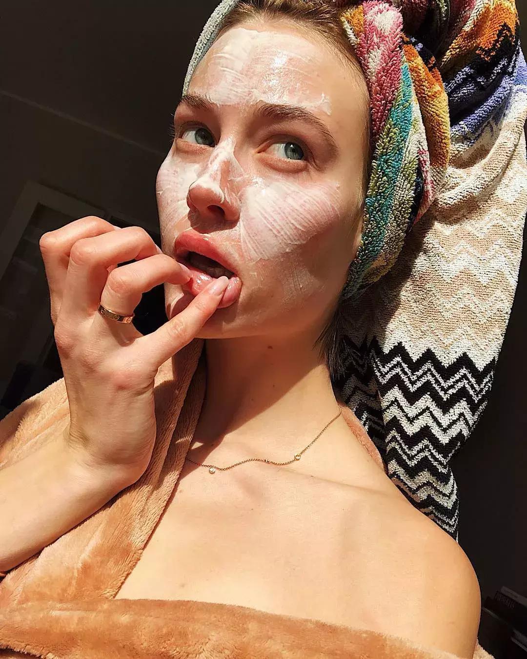 一年四季都涂防晒霜是有必要的吗,一年四季都要涂防晒和用维生素