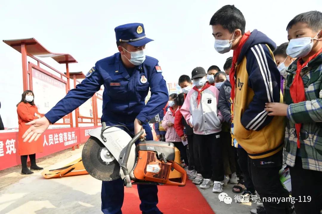 消防安全文艺节目,消防文艺小分队下基层