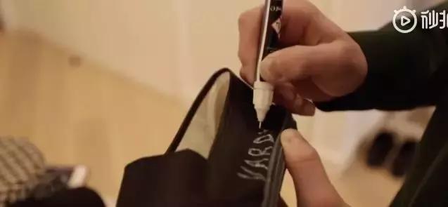 我们花了400块,把土鳖小伙子送上了伦敦时装周???