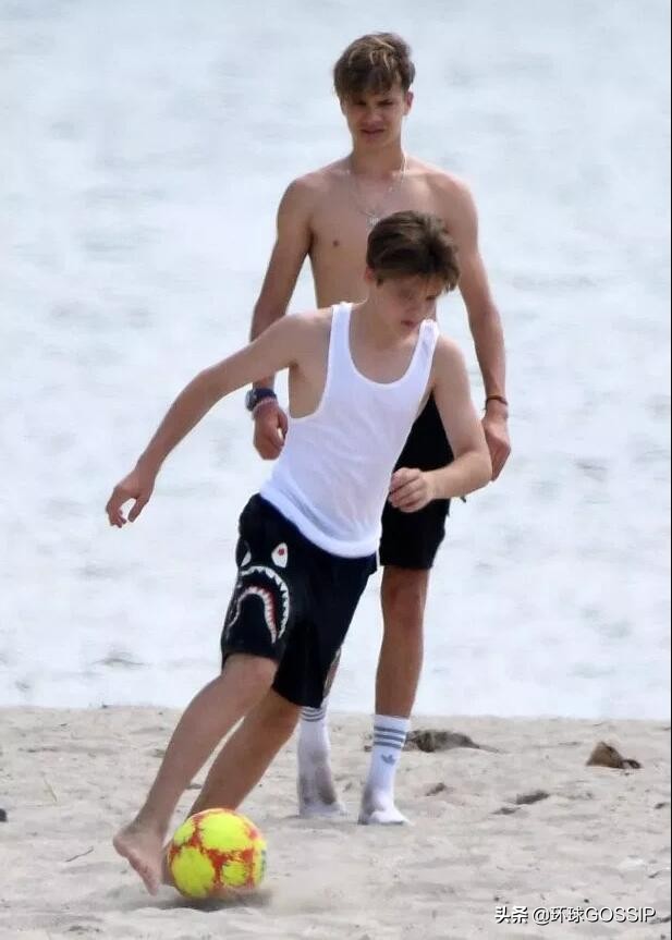 贝克汉姆小七任意球,贝克汉姆小七踢足球