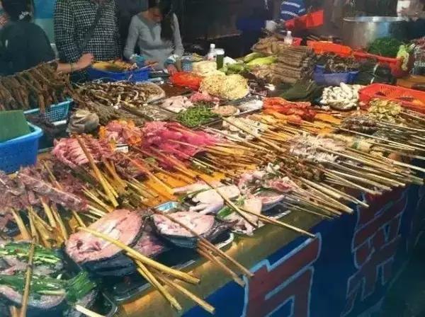 昆明翠湖公园周边的美食街,昆明美食街必打卡