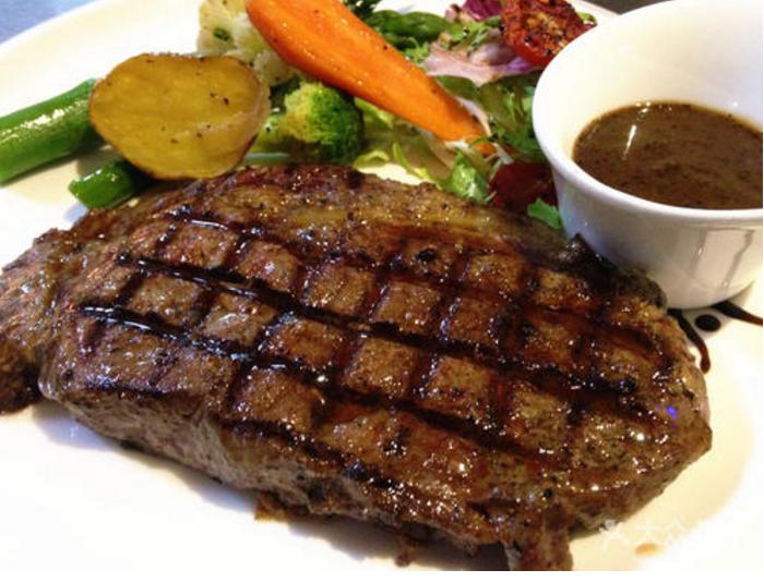 吃菲力牛排视频,牛排是菲力还是西冷更适合孩子