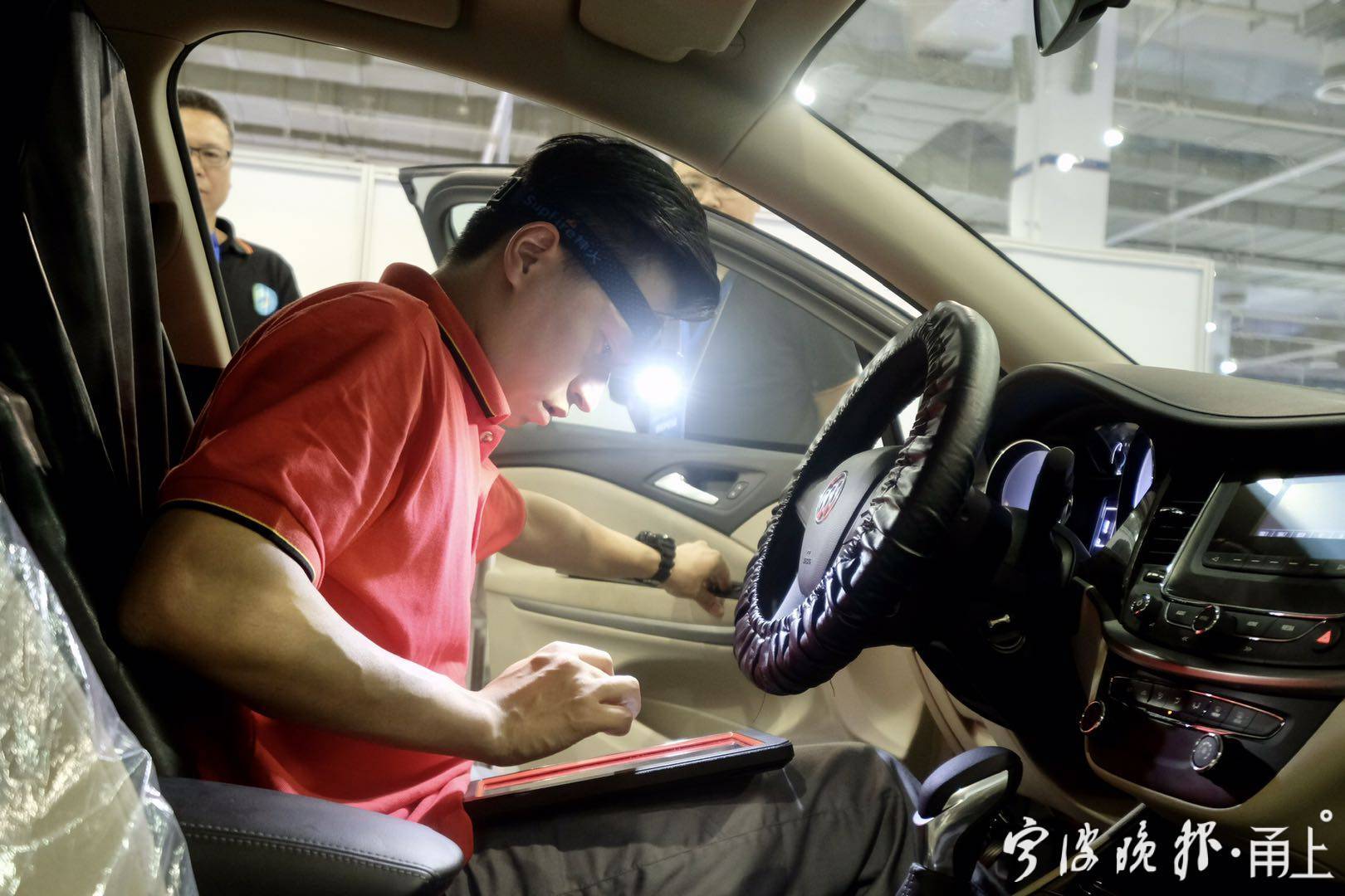 桥下拉吊环比赛直播,桥吊比武视频