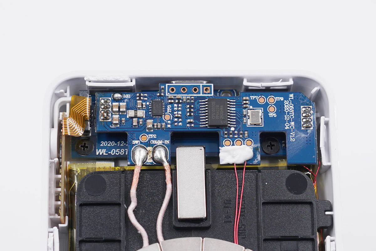 贝尔金磁吸充电宝二代拆解,贝尔金2018无线充电宝测评