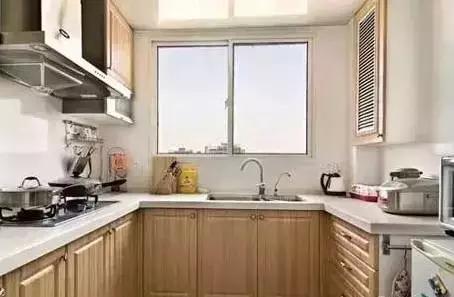 家里有蟑螂用什么杀虫剂最有效,消灭蟑螂的好办法在家里就能解决