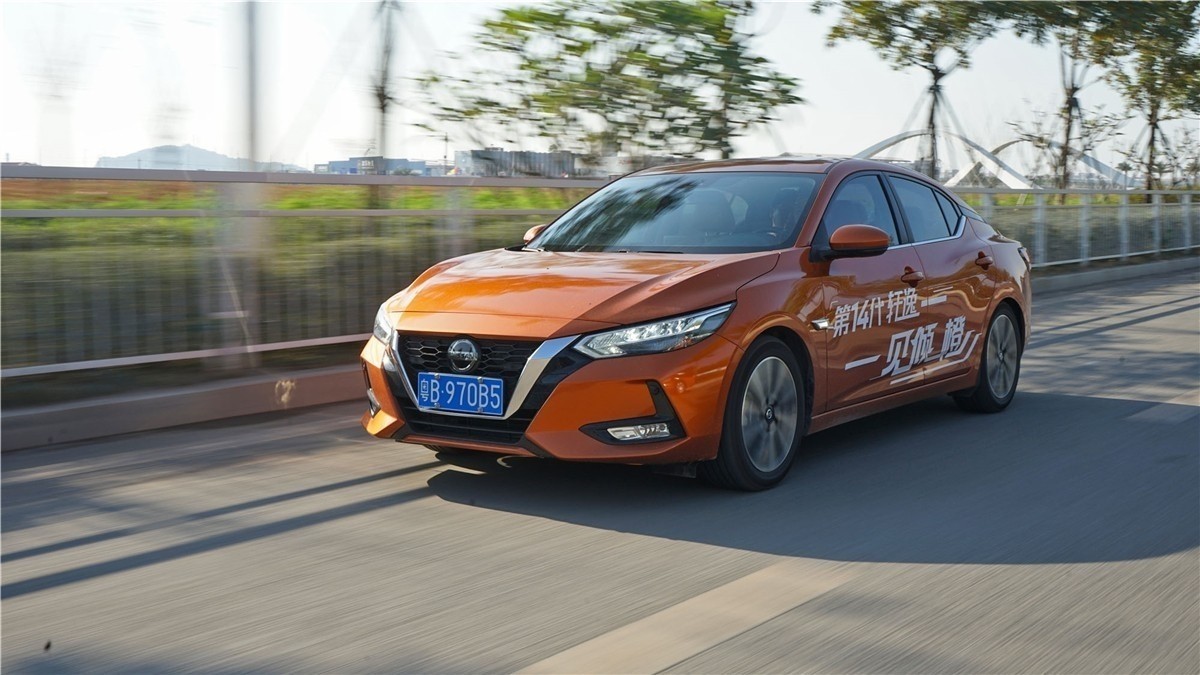 轩逸与朗逸全面对比,朗逸和轩逸哪个更值得买呢