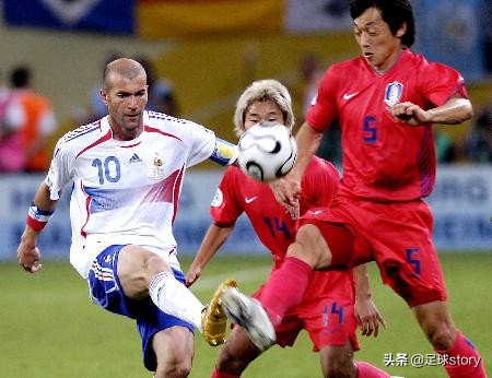 齐达内传奇巨星,齐达内足球大师