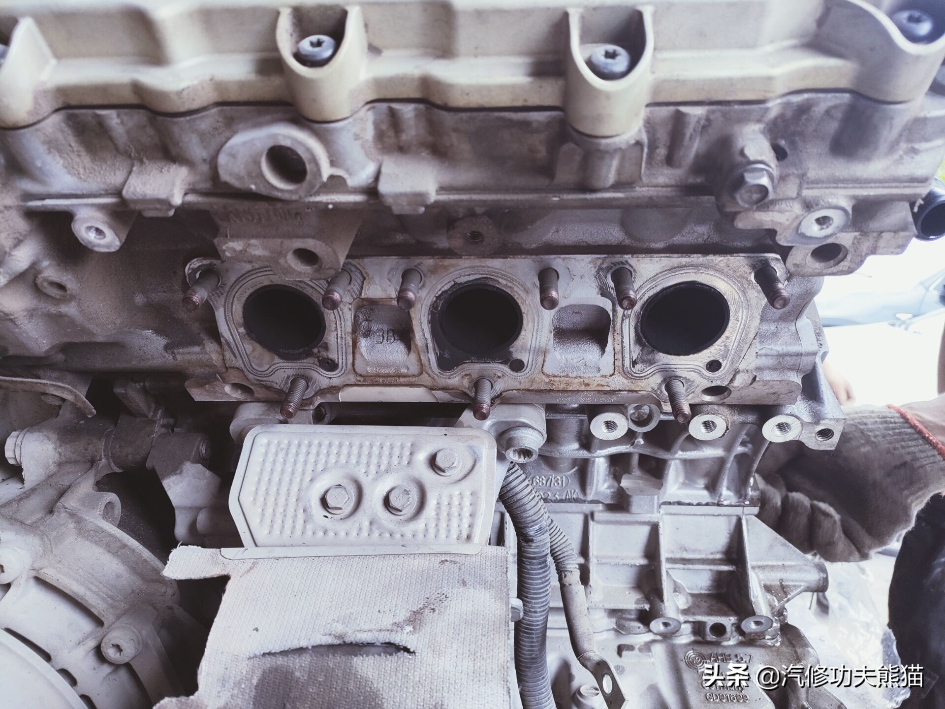 奥迪a8烧机油吗48v轻混,奥迪a8烧机油一千公里烧0.5正常吗