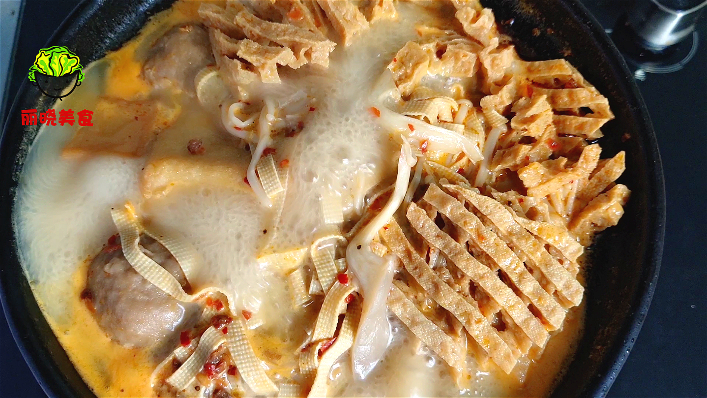 在家教你如何做麻辣烫,想吃麻辣烫但是不能吃辣怎么做