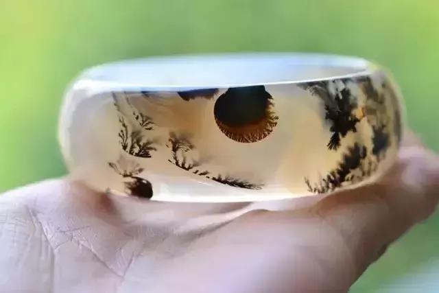 翡翠玛瑙玉髓碧玺区别,玛瑙和玉髓的区别哪个值钱