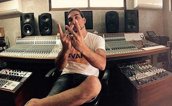 梅西c罗最近事业,c罗晒新造型梅西剃了胡子