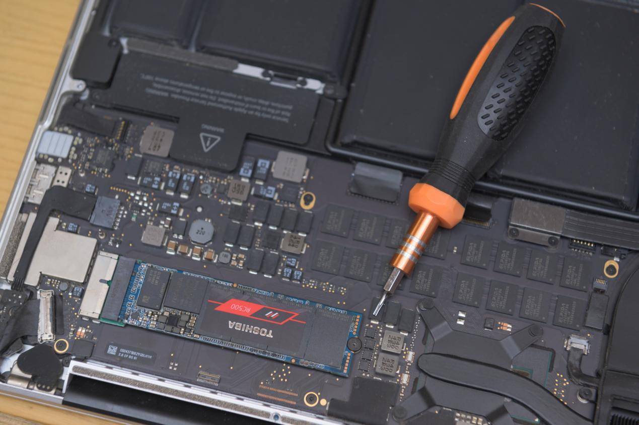 东芝rc500nvme固态硬盘开箱视频,东芝rc500全新固态硬盘接口