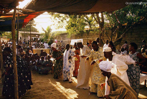 蓝环章鱼的恐怖性,恐怖蓝环章鱼视频