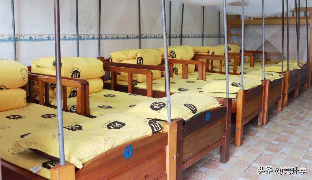 东华中学宿舍视频,东莞东华中学宿舍图片