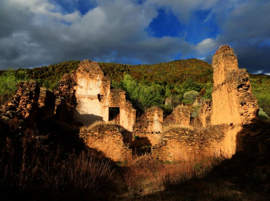 洛克徒步木里到稻城翻的是哪座山,秘境四川甘孜