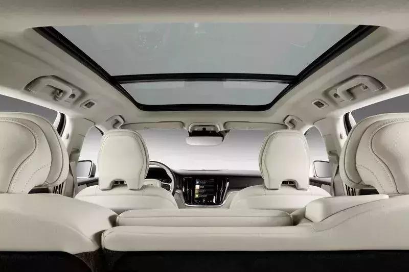 2023款沃尔沃进口v60,沃尔沃v602022款b5智雅运动版