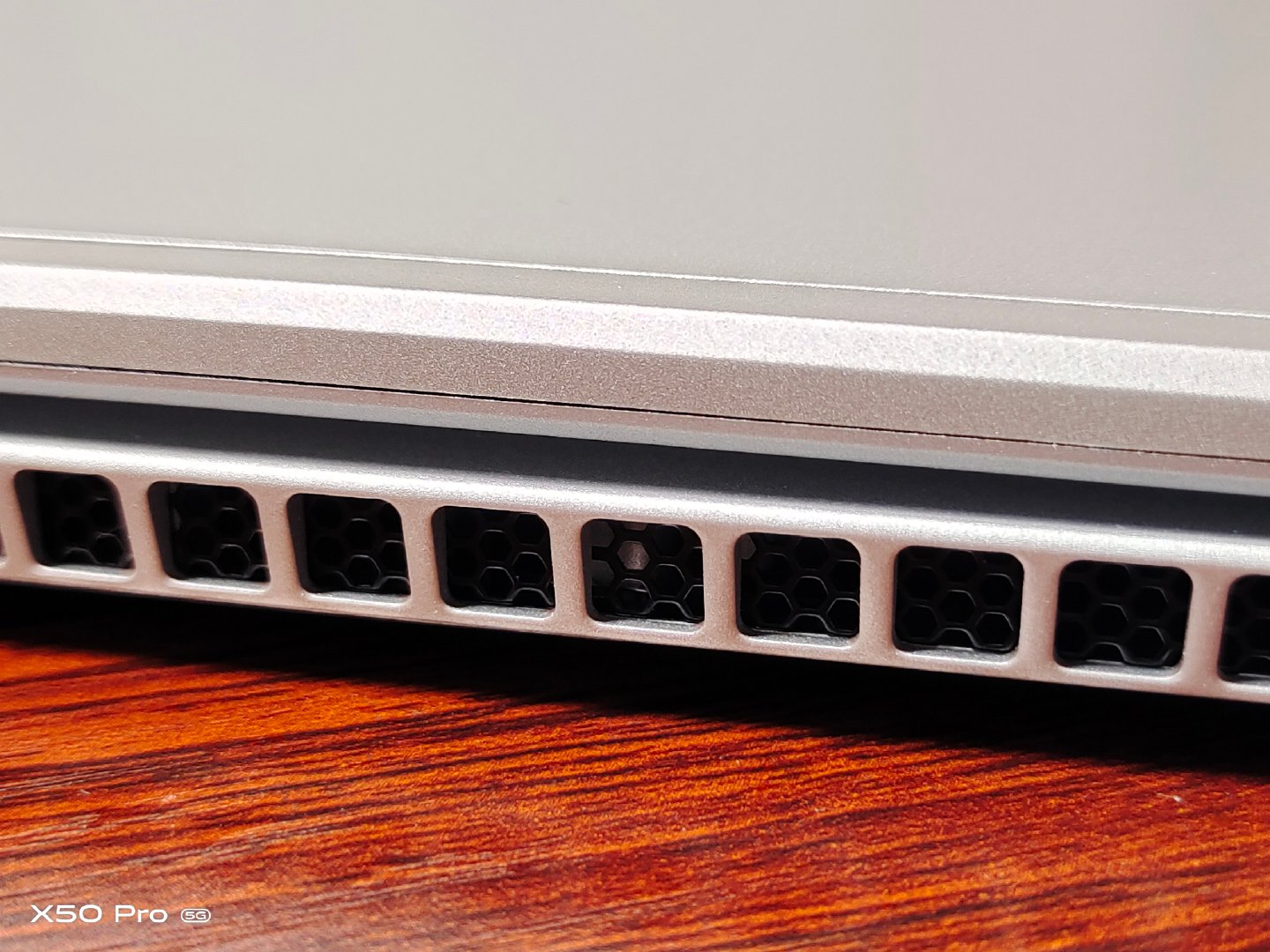 机械革命4060笔记本中正评测,机械革命code01