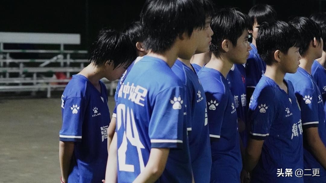 不要小看每个踢足球的女孩,踢足球的女孩有出息吗