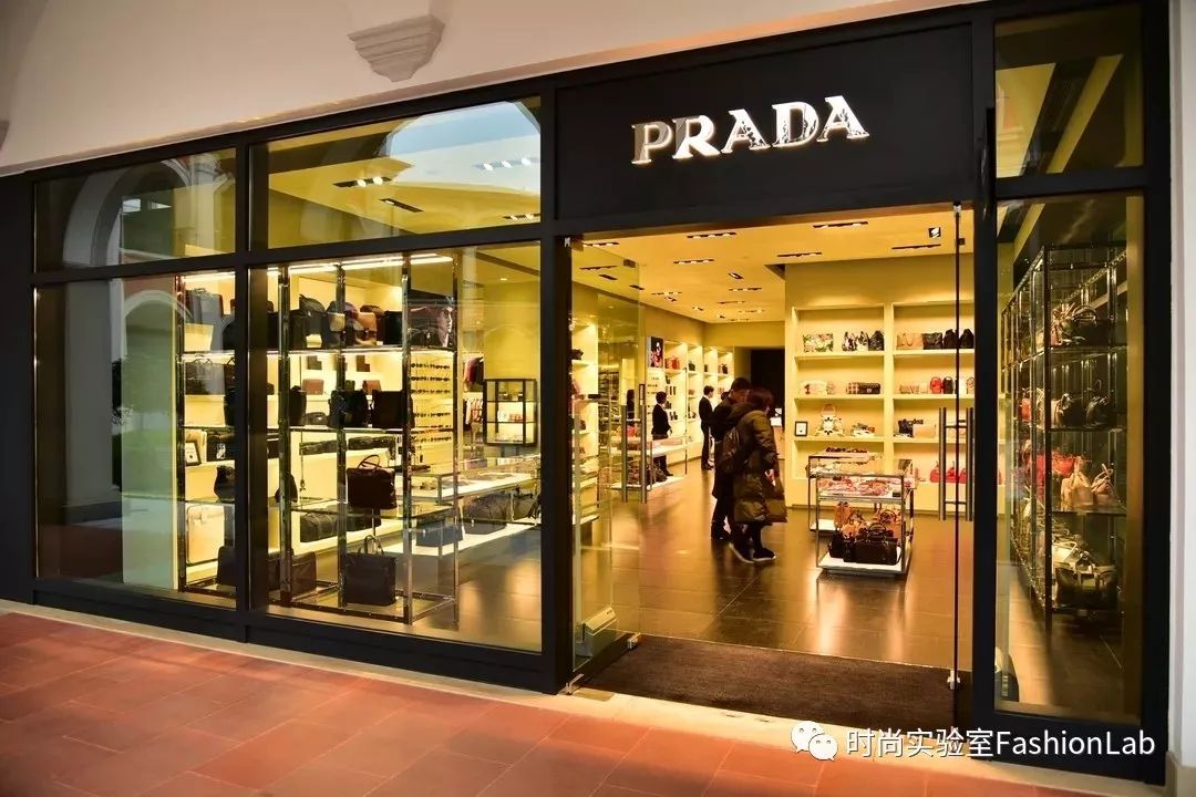 2折起的国际奢品折扣,去到这个意式奥莱小镇就能秒到