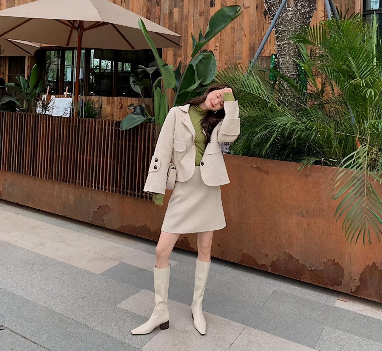 冬天穿小个子黑短靴,冬天穿短靴搭配什么外套好看