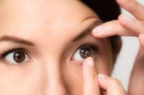 右眼皮下有个疙瘩怎么回事,眼睛下眼皮上长个疙瘩怎么回事