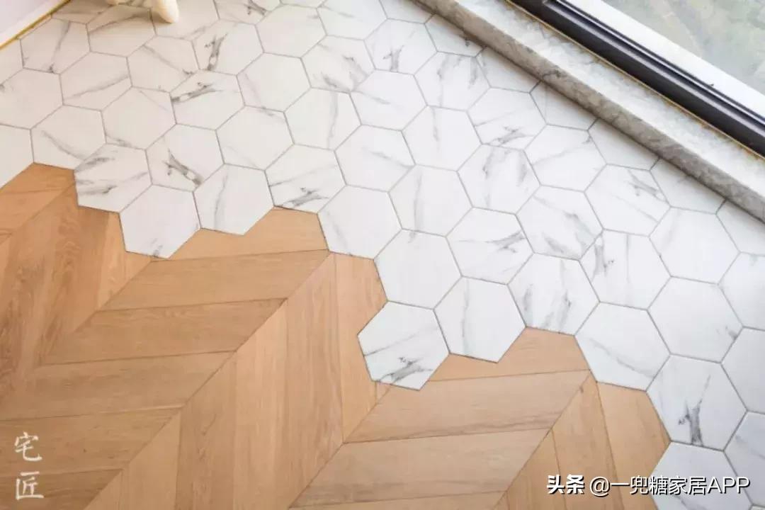 木地板怎么选和瓷砖好搭配,强化木地板好还是实木复合的好呀