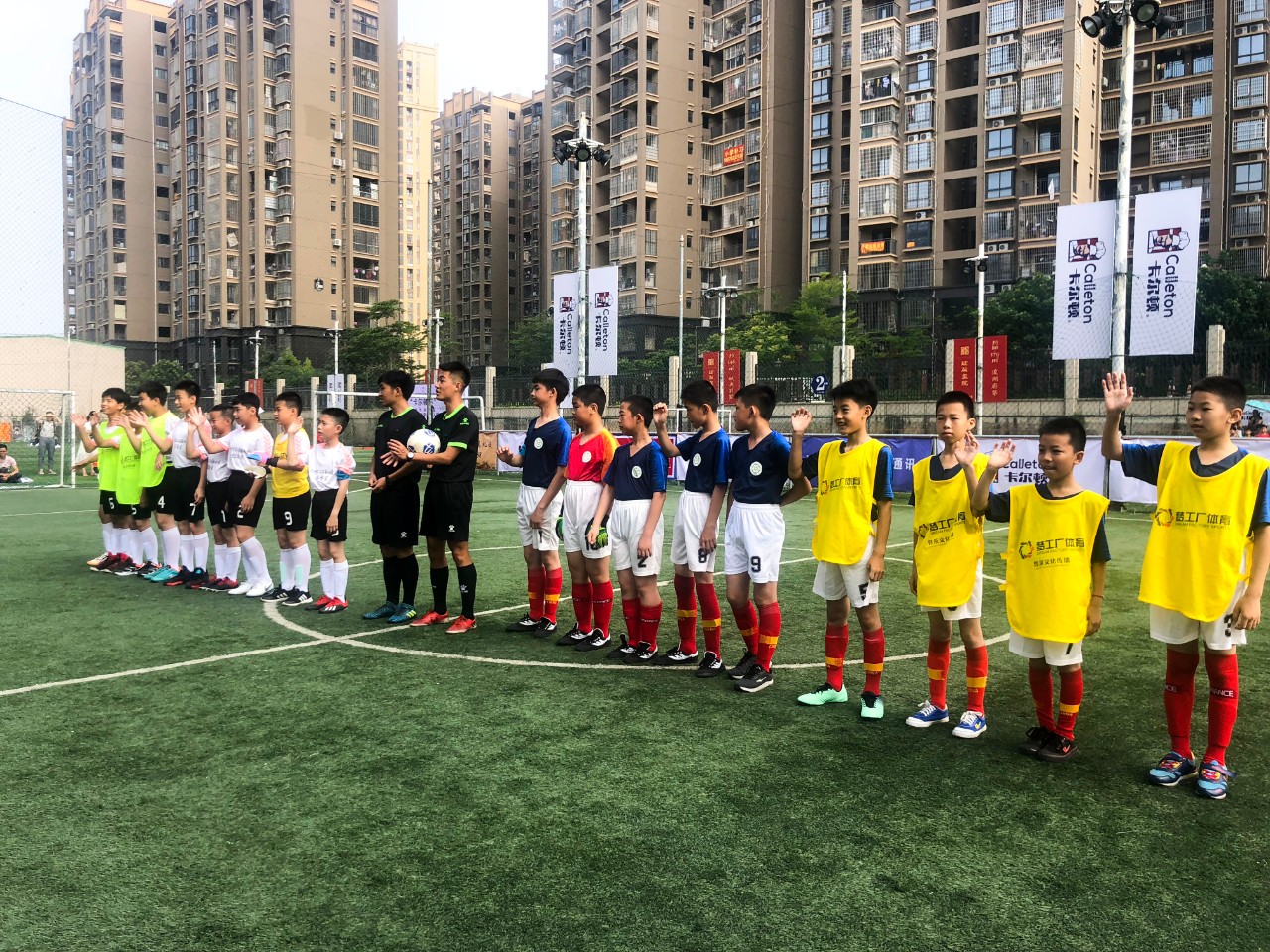 奔跑吧，少年！龙文区第二届小学生五人制足球赛开赛！