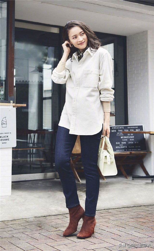 为什么你的白衬衫穿起来像路人?3招教你穿出高级感,建议照着做
