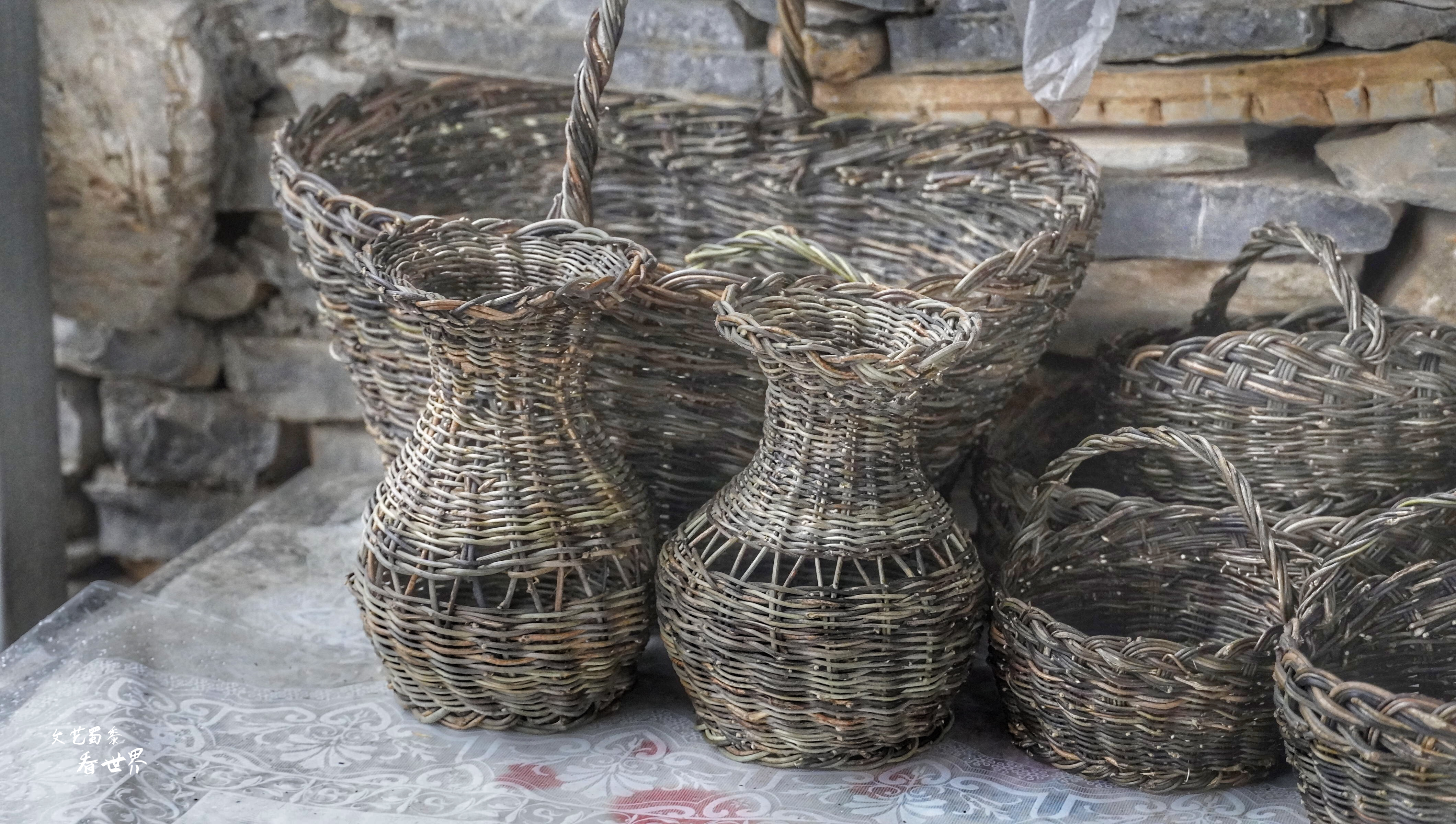 因《舌尖上的中国》而为人所知，刚刚的四月飞雪又让它美成了仙境