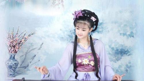 形容很多人知道且朗朗上口的成语,形容一个人能演示不同风格的成语